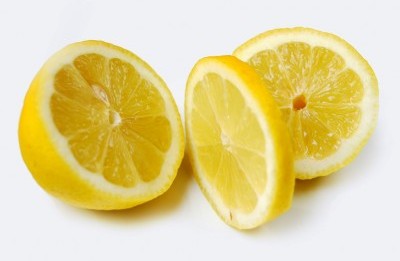 Вода с лимон